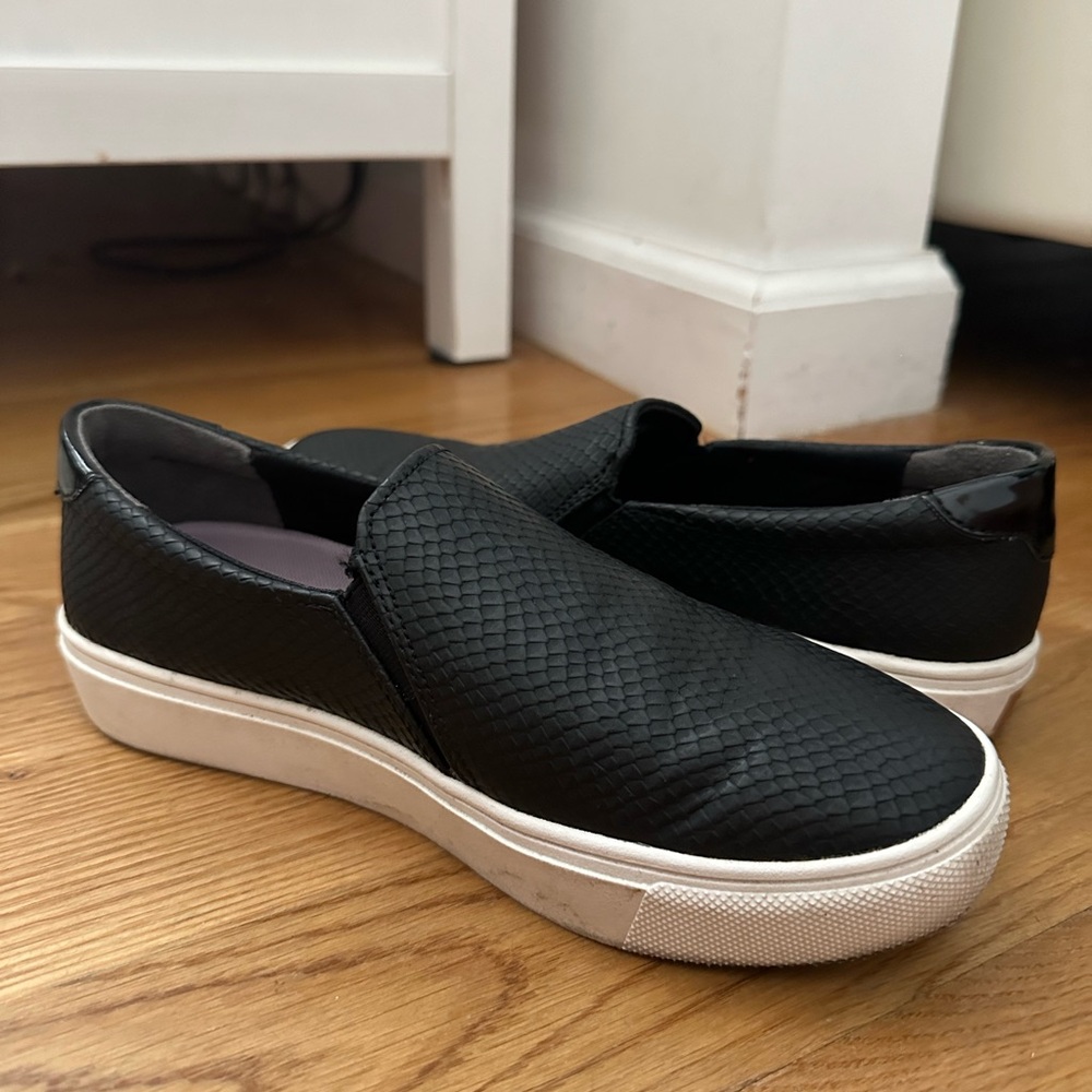 Dr Scholls Madison Slip On Sneaker - size 6.5